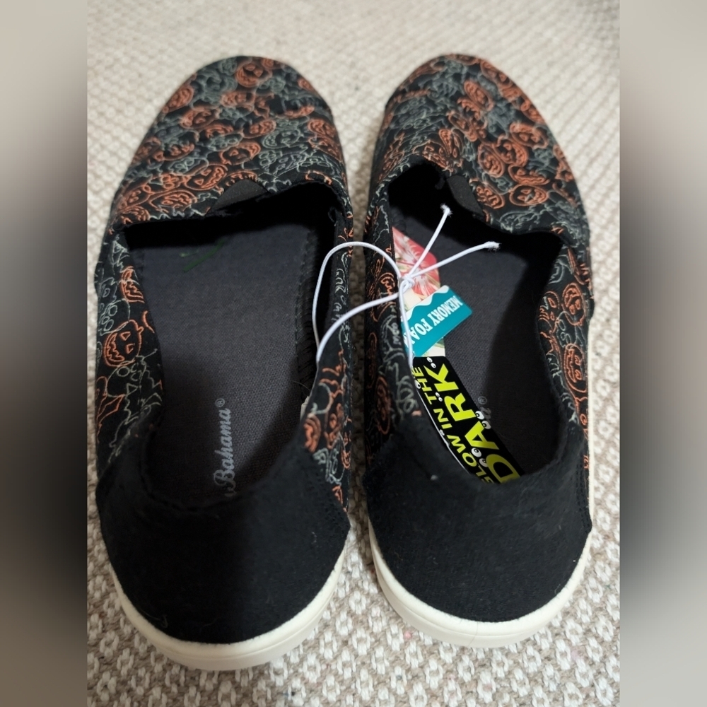 Tommy Bahama Halloween Themed Slip-On Shoes Memory Foam Glow In The Dark - Picture 3 of 9